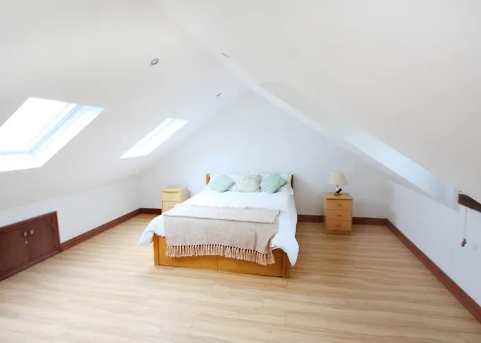 A Nicely Presented Friendly Comfortable Eco Cottage