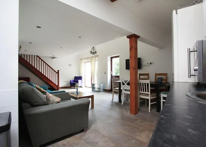 A Nicely Presented Friendly Comfortable Eco Cottage